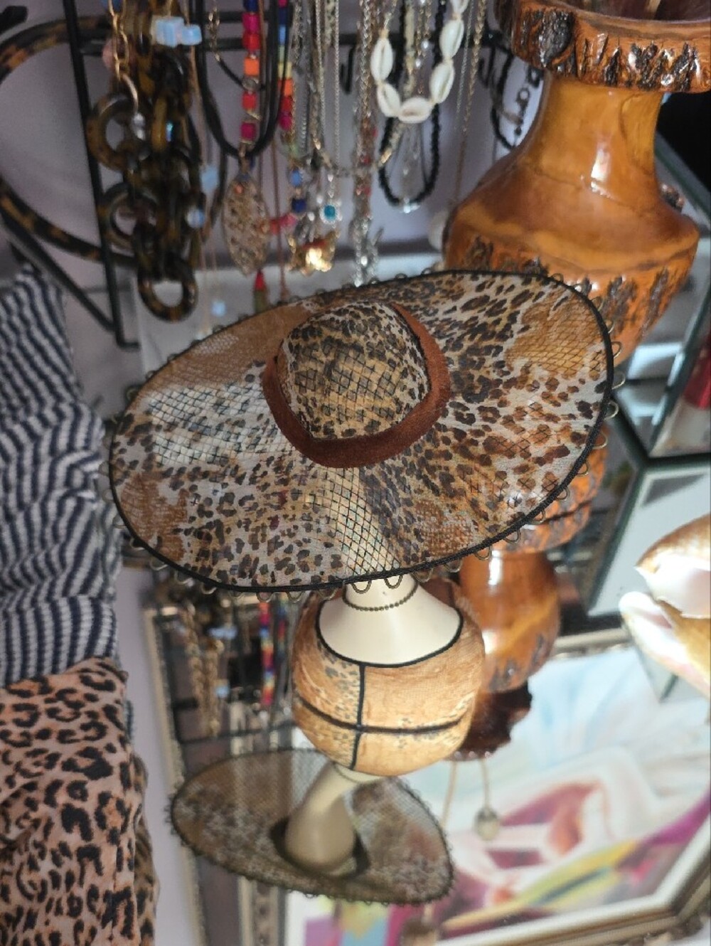 Ring Holder - Picture 2 of 4
